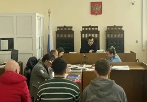 В Шуе судят отца с сыном и их приятеля за подпольный табак