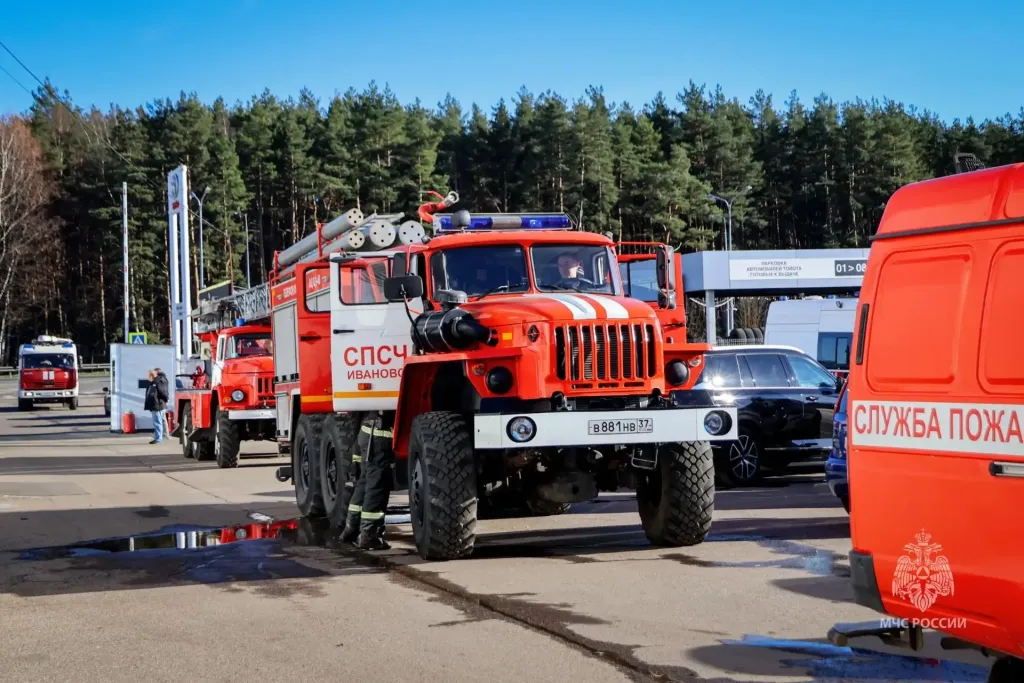 Покрасочная камера загорелась в автотехцентре под Ивановом